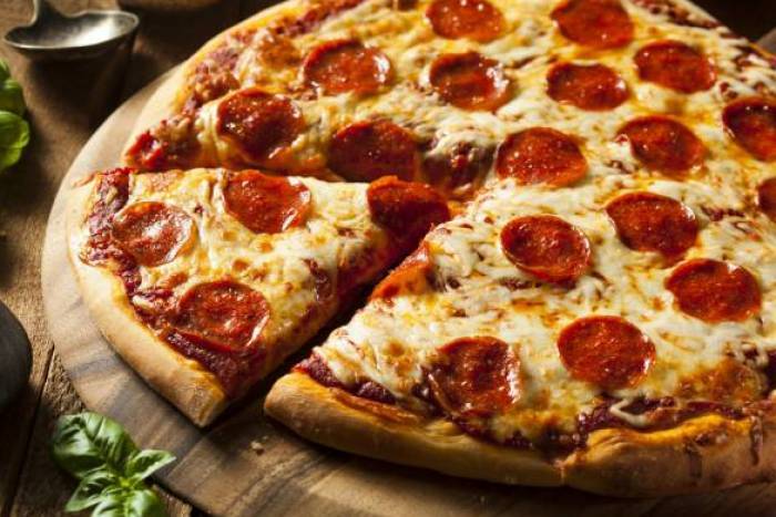 Protection against obesity : Does one bite of pizza or one glass of beer really make a difference?
