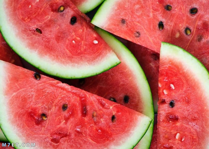 How many calories does watermelon have and what are its benefits?